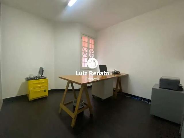 Casa / Sobrado para Venda em Belo Horizonte/MG Santa Lúcia 8 Quartos