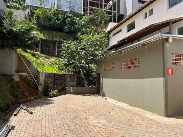 Casa / Sobrado para Venda em Belo Horizonte/MG Santa Lúcia 9 Quartos