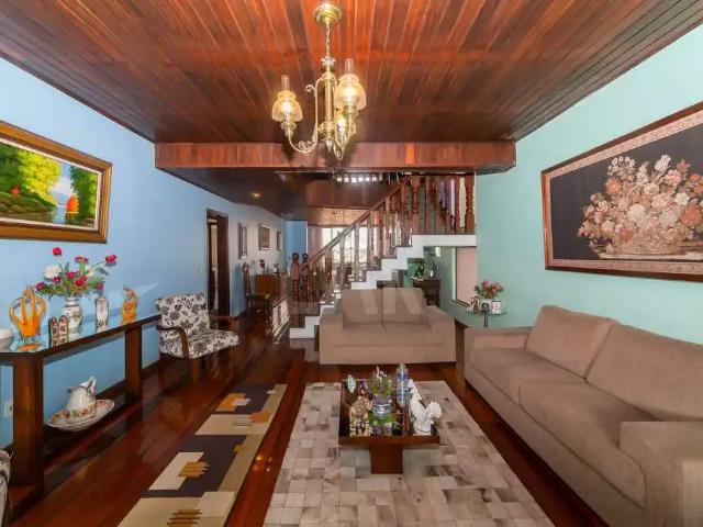 Casa / Sobrado para Venda em Belo Horizonte/MG Santa Rosa 4 Quartos