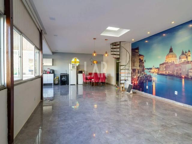 Casa / Sobrado para Venda em Belo Horizonte/MG Santa Tereza 7 Quartos