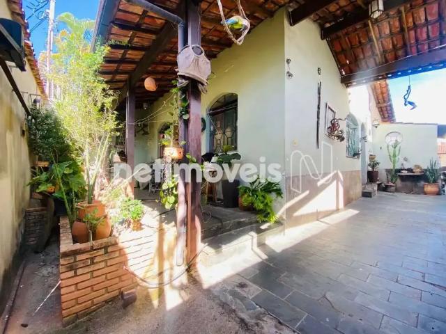 Casa / Sobrado para Venda em Belo Horizonte/MG Santa Tereza 2 Quartos