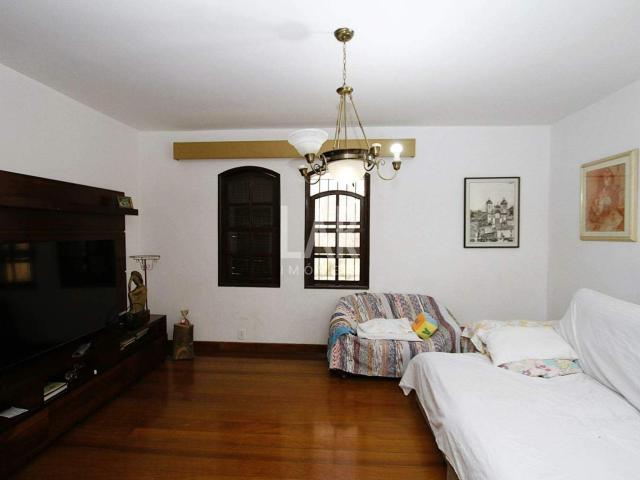 Casa / Sobrado para Venda em Belo Horizonte/MG Santo Antônio 5 Quartos