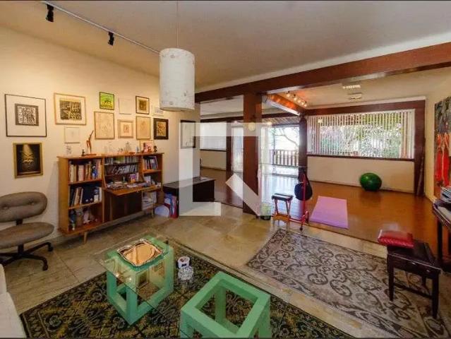 Casa / Sobrado para Venda em Belo Horizonte/MG Serra 4 Quartos