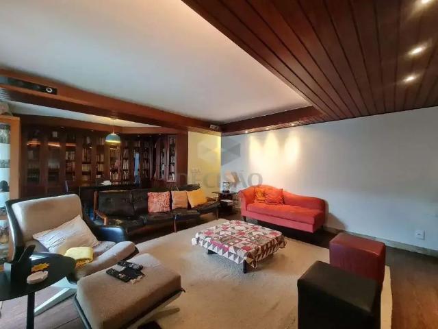 Casa / Sobrado para Venda em Belo Horizonte/MG Serra 4 Quartos