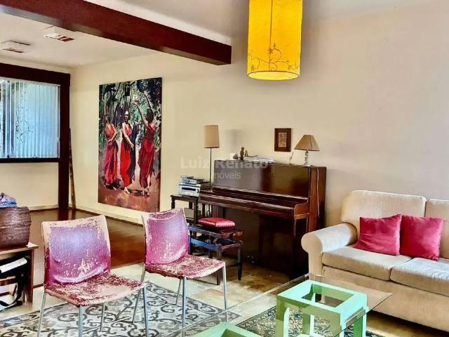 Casa / Sobrado para Venda em Belo Horizonte/MG Serra 4 Quartos