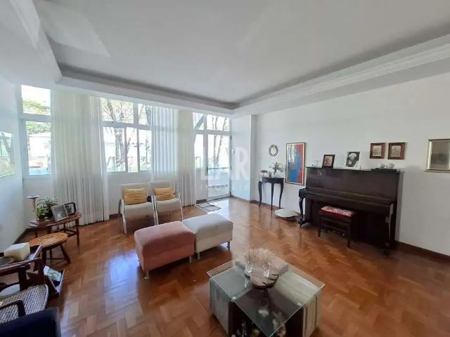 Casa / Sobrado para Venda em Belo Horizonte/MG Serra 5 Quartos