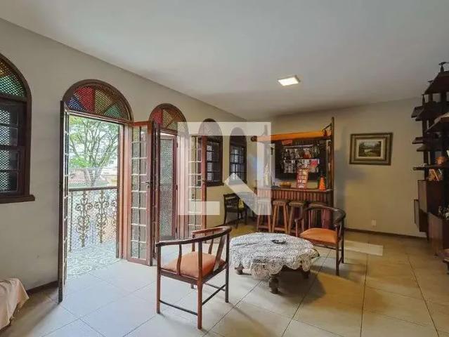 Casa / Sobrado para Venda em Belo Horizonte/MG Serra 6 Quartos
