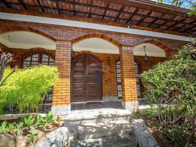 Casa / Sobrado para Venda em Belo Horizonte/MG Sion 5 Quartos
