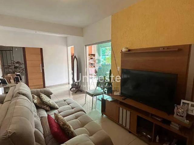 Casa / Sobrado para Venda em Belo Horizonte/MG Taquaril 4 Quartos