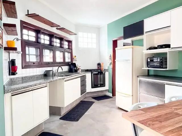 Casa / Sobrado para Venda em Bertioga/SP Maitinga 3 Quartos