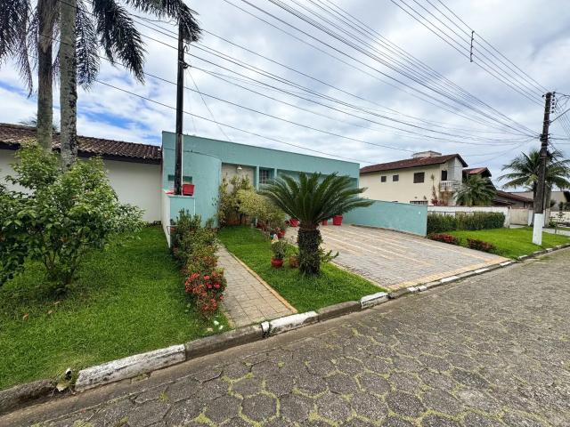 Casa / Sobrado para Venda em Bertioga/SP Centro 4 Quartos