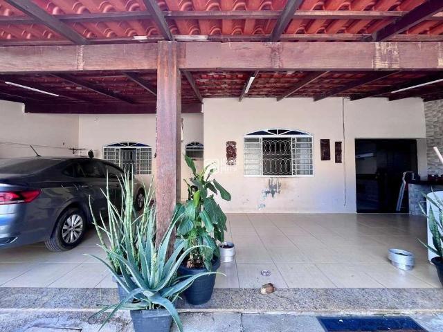 Casa / Sobrado para Venda em Betim/MG Niterói 3 Quartos