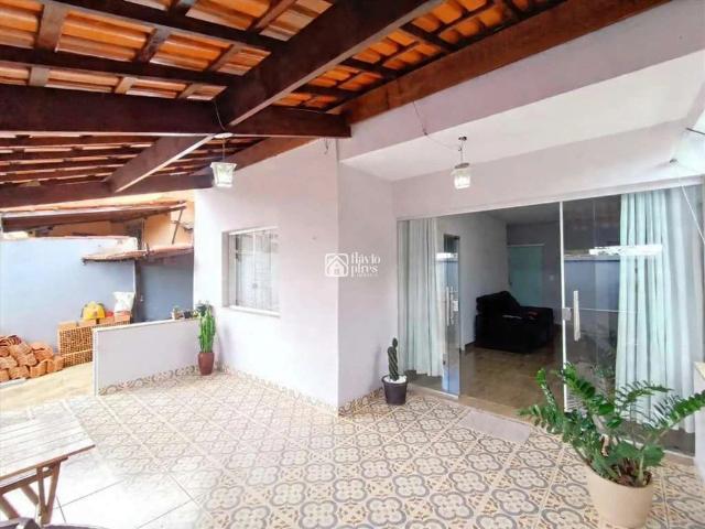Casa / Sobrado para Venda em Betim/MG Jardim Petrópolis 4 Quartos