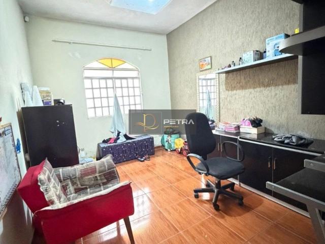 Casa / Sobrado para Venda em Betim/MG Parque das Acácias 4 Quartos