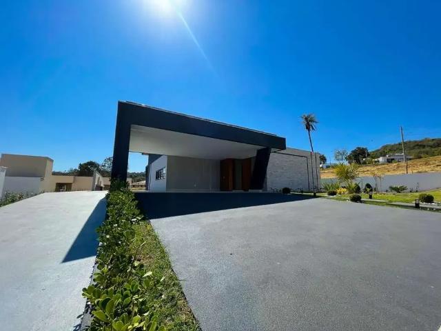 Casa / Sobrado para Venda em Betim/MG Vianópolis 4 Quartos