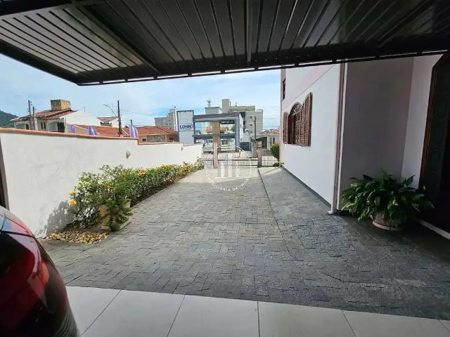 Casa / Sobrado para Venda em Biguaçu/SC Centro 3 Quartos