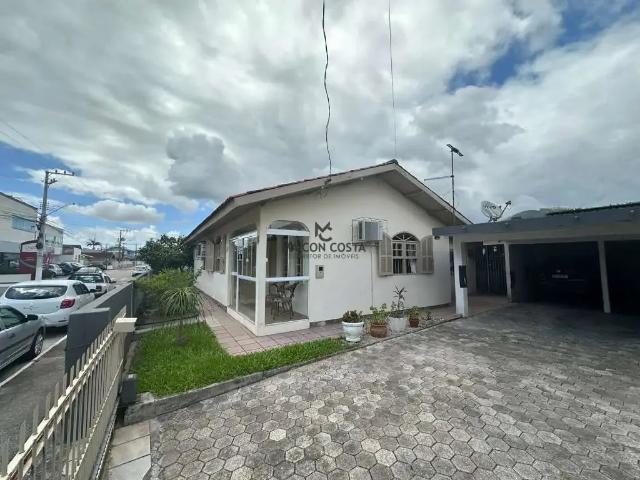 Casa / Sobrado para Venda em Biguaçu/SC Centro 3 Quartos