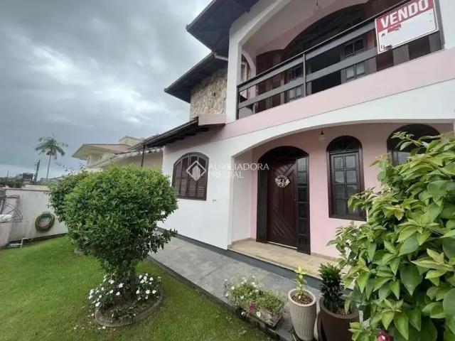Casa / Sobrado para Venda em Biguaçu/SC Centro 3 Quartos