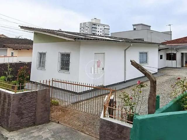 Casa / Sobrado para Venda em Biguaçu/SC Centro 4 Quartos