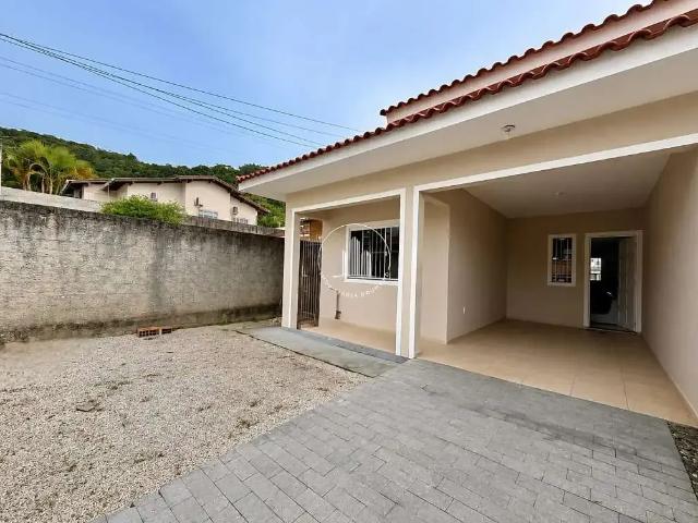 Casa / Sobrado para Venda em Biguaçu/SC Fundos 2 Quartos