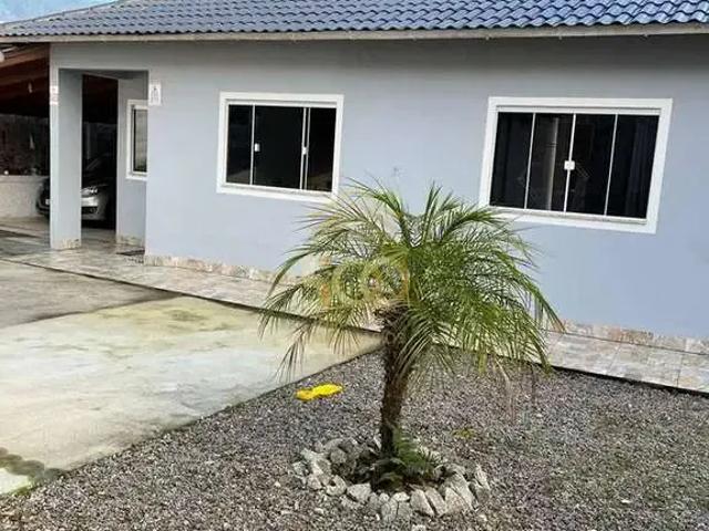 Casa / Sobrado para Venda em Biguaçu/SC Fundos 3 Quartos