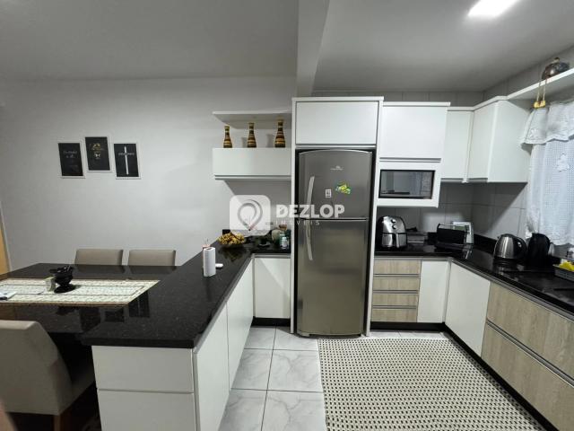 Casa / Sobrado para Venda em Biguaçu/SC Fundos 4 Quartos