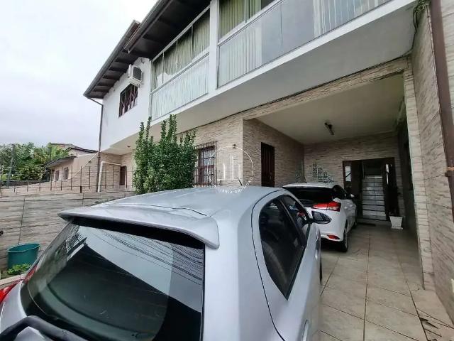 Casa / Sobrado para Venda em Biguaçu/SC Jardim Janaina 5 Quartos