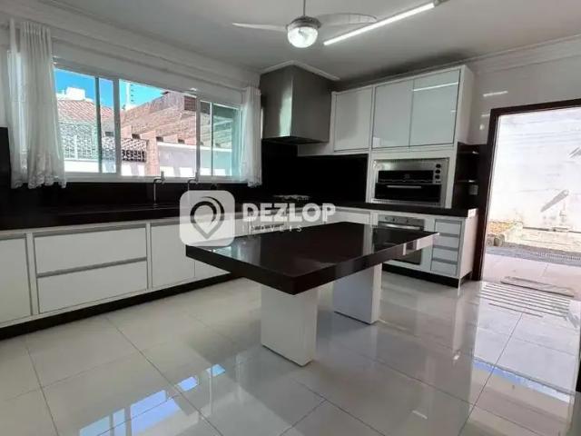Casa / Sobrado para Venda em Biguaçu/SC Rio Caveiras 3 Quartos