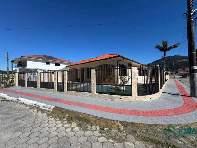 Casa / Sobrado para Venda em Biguaçu/SC Rio Caveiras 5 Quartos