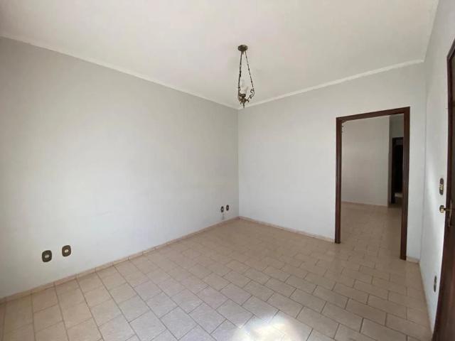 Casa / Sobrado para Venda em Birigui/SP Jardim Stábile 3 Quartos