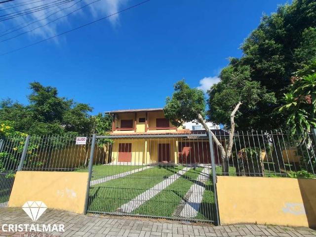 Casa / Sobrado para Venda em Bombinhas/SC Bombas 3 Quartos