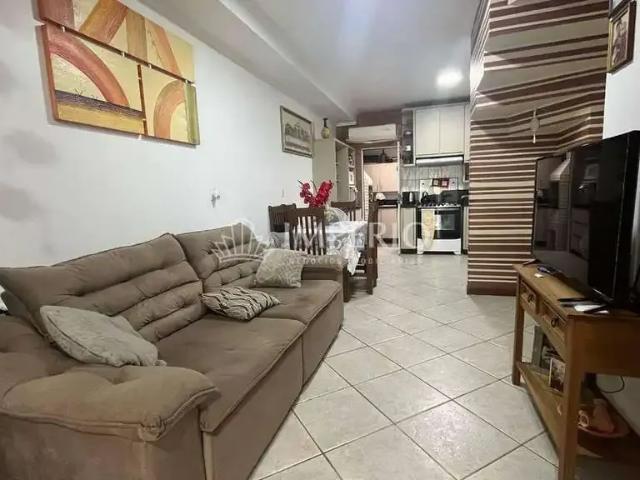 Casa / Sobrado para Venda em Bombinhas/SC Bombas 2 Quartos