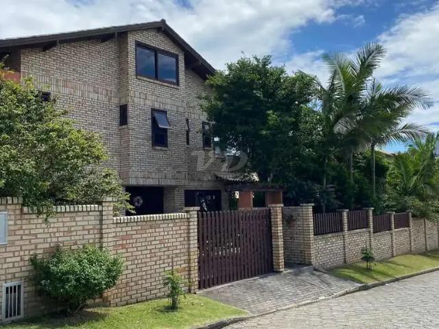 Casa / Sobrado para Venda em Bombinhas/SC Bombas 4 Quartos
