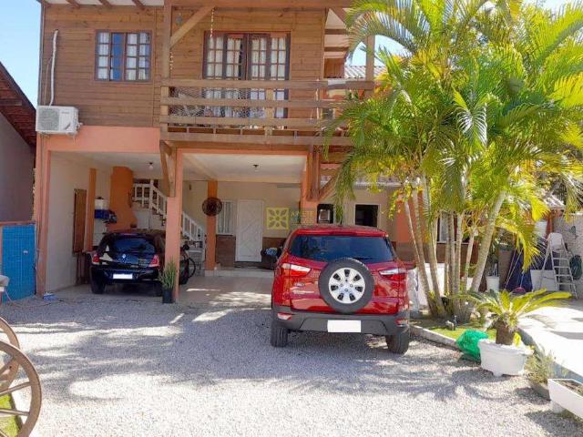 Casa / Sobrado para Venda em Bombinhas/SC Bombas 6 Quartos