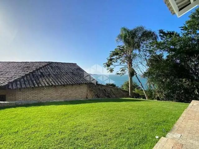 Casa / Sobrado para Venda em Bombinhas/SC Centro 3 Quartos