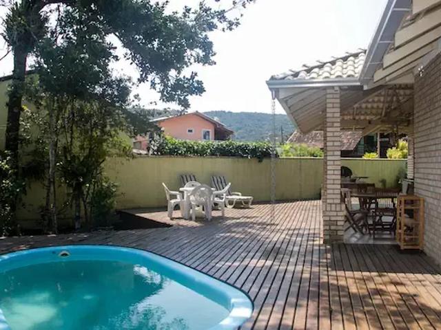 Casa / Sobrado para Venda em Bombinhas/SC Mariscal 4 Quartos