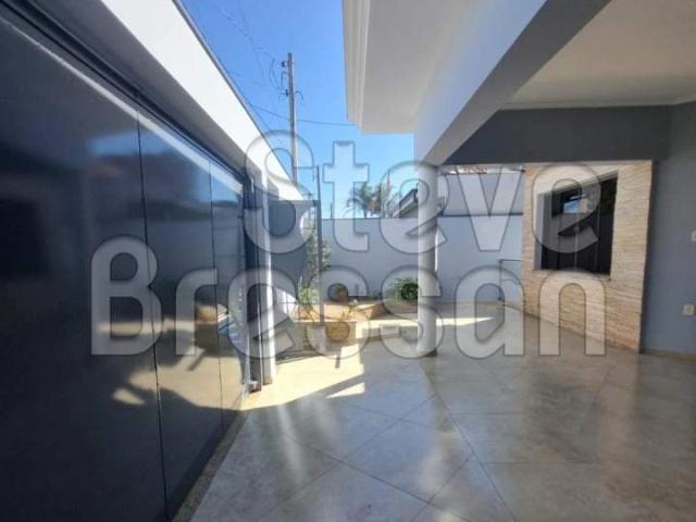 Casa / Sobrado para Venda em Botucatu/SP Colinas do Paraíso 3 Quartos