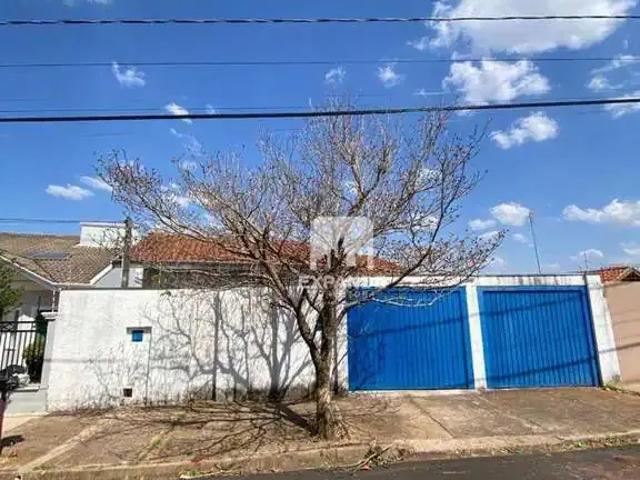Casa / Sobrado para Venda em Botucatu/SP Jardim Paraíso 3 Quartos