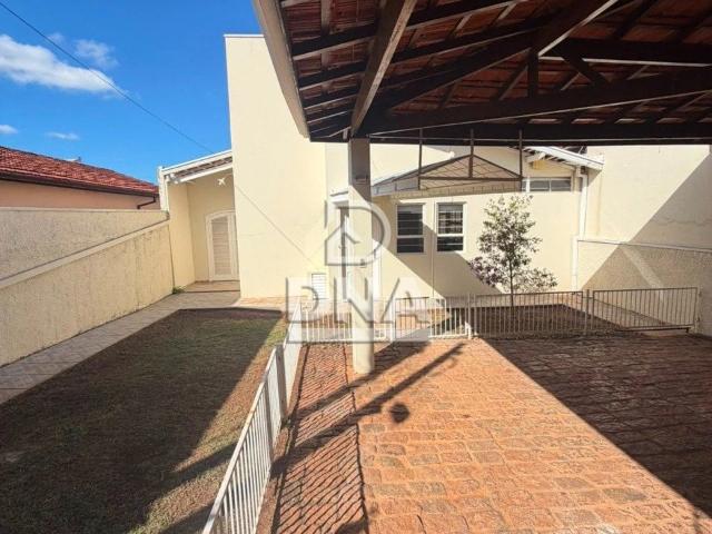 Casa / Sobrado para Venda em Botucatu/SP Jardim Paraíso 3 Quartos