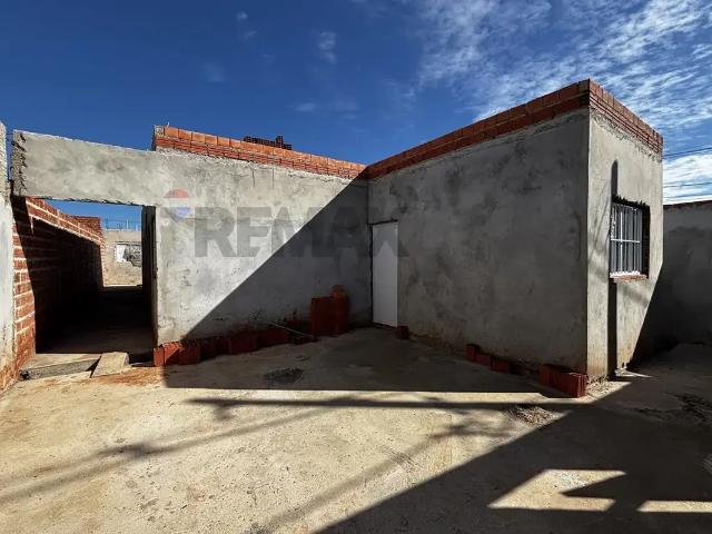 Casa / Sobrado para Venda em Botucatu/SP Lívia II 3 Quartos