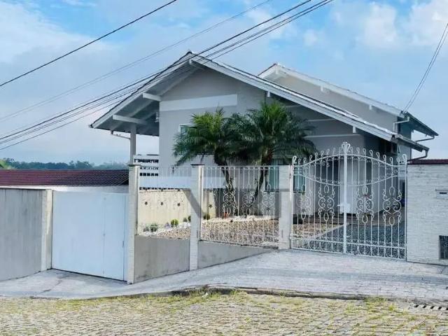 Casa / Sobrado para Venda em Blumenau/SC Badenfurt 4 Quartos