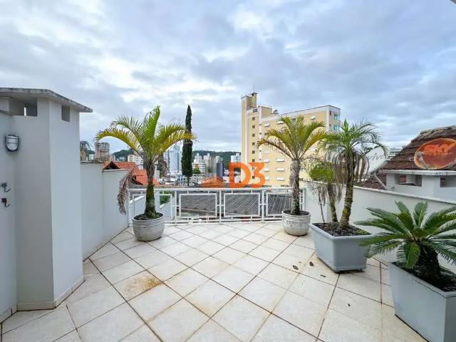Casa / Sobrado para Venda em Blumenau/SC Centro 4 Quartos