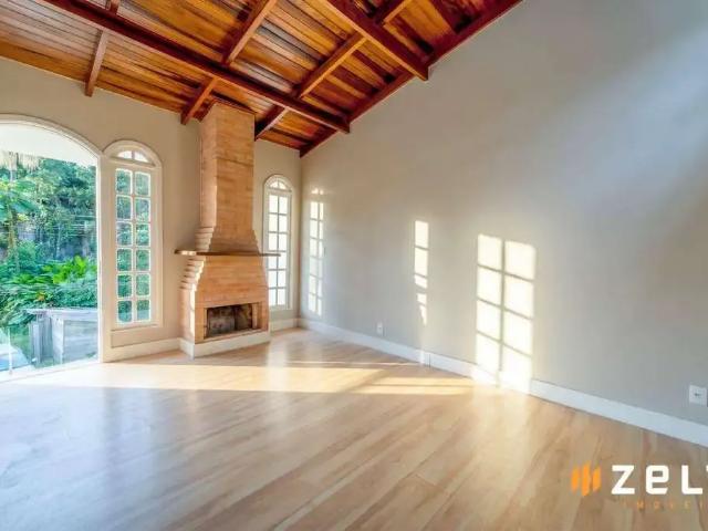 Casa / Sobrado para Venda em Blumenau/SC Centro 4 Quartos