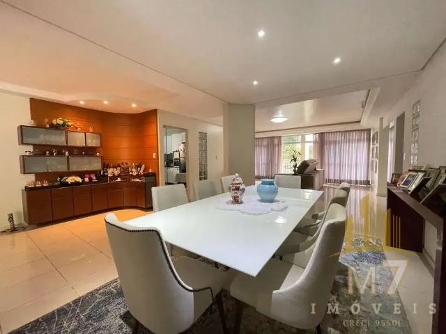 Casa / Sobrado para Venda em Blumenau/SC Centro 6 Quartos