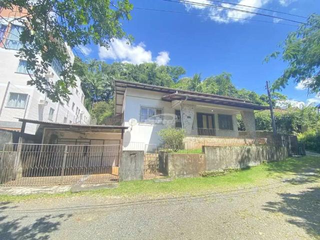 Casa / Sobrado para Venda em Blumenau/SC Do Salto 4 Quartos