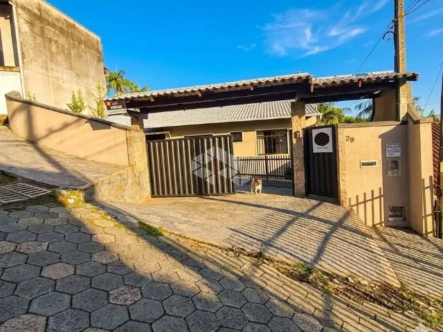 Casa / Sobrado para Venda em Blumenau/SC Escola Agrícola 2 Quartos