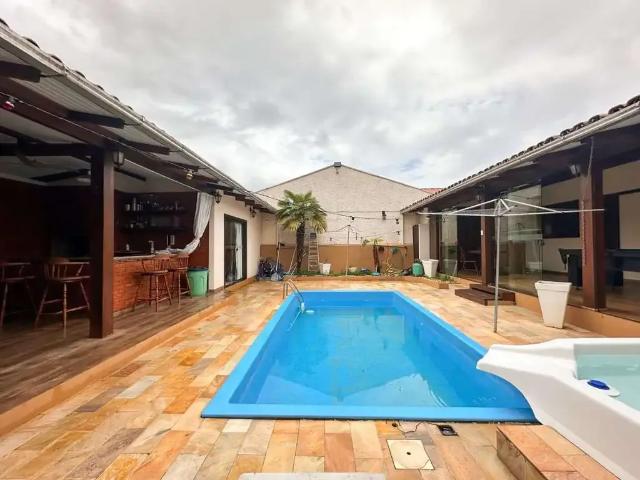 Casa / Sobrado para Venda em Blumenau/SC Fortaleza 5 Quartos