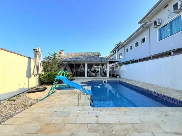 Casa / Sobrado para Venda em Blumenau/SC Fortaleza 5 Quartos