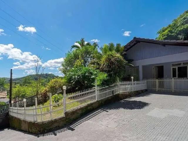 Casa / Sobrado para Venda em Blumenau/SC Garcia 4 Quartos