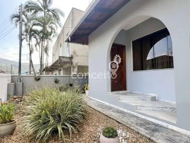 Casa / Sobrado para Venda em Blumenau/SC Garcia 4 Quartos